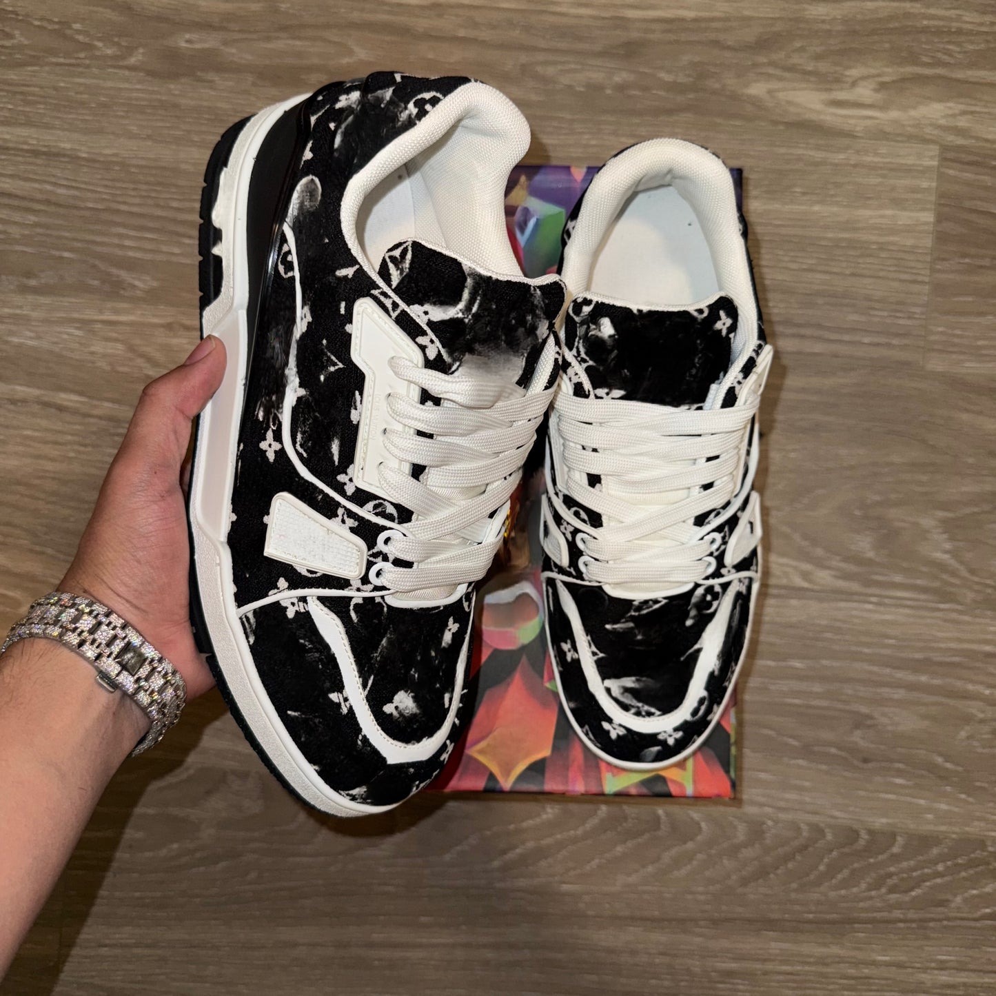 Black Trainer